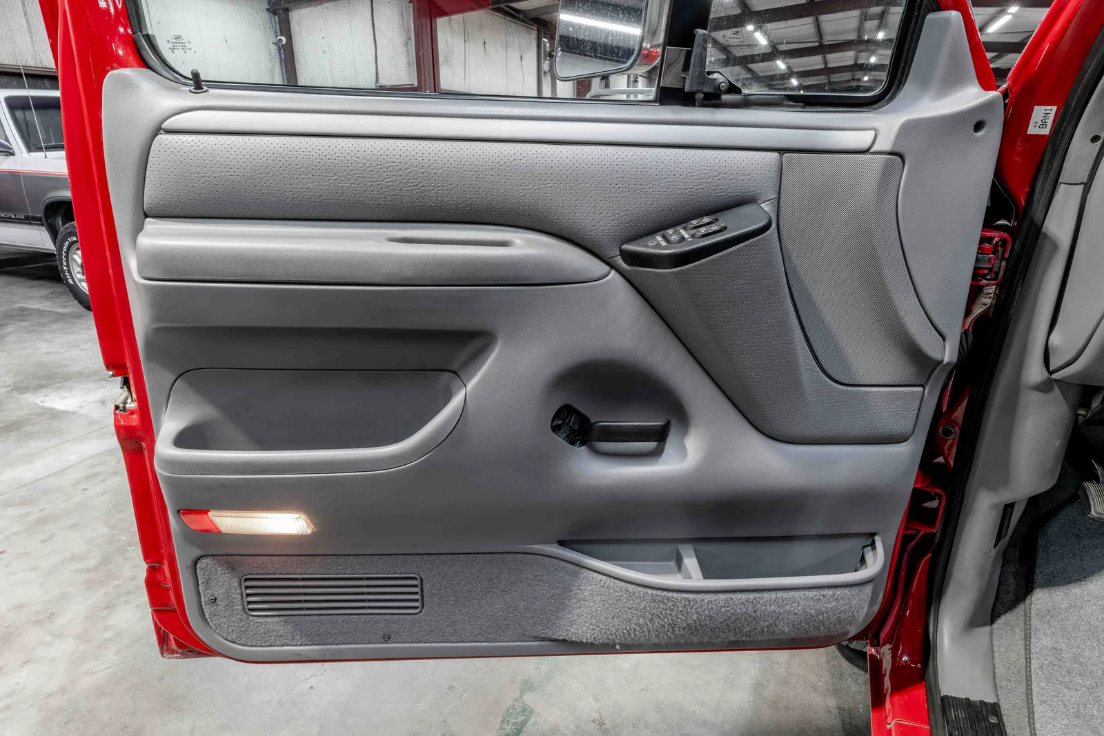 1995-Ford-F250-Vermilion Red-1FTHF25H7SLA77977-44.jpg
